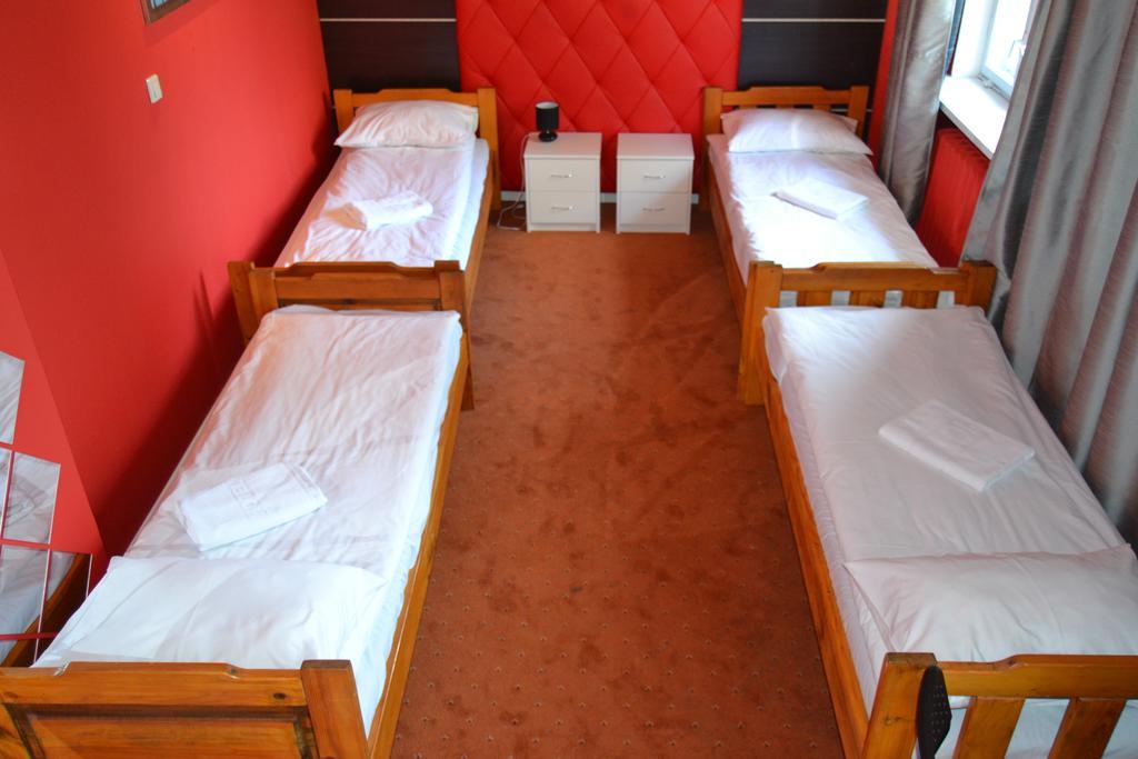 Hotel Astra 巴尔托希采 外观 照片